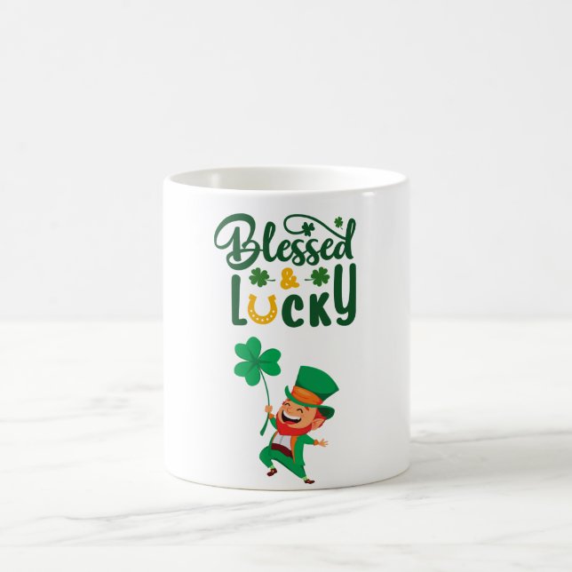 Gesegnete und glückliche Leprechaun-Tasse Kaffeetasse (Mittel)