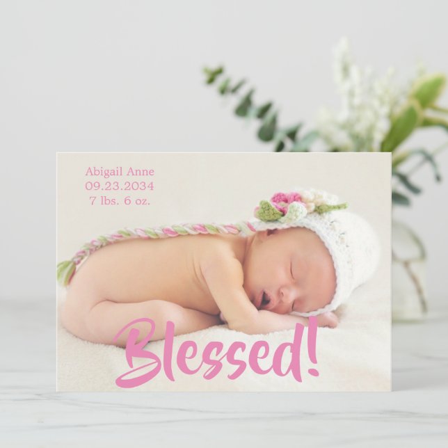 Gesegnetes Rosa Foto Script Personalisiert Girl Bi Ankündigung (Stehend Vorderseite)