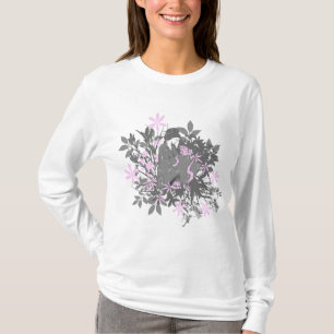 Geshia in einem Garten T-Shirt