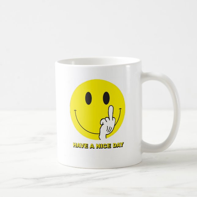 Gesicht, das den Finger gibt Kaffeetasse (Rechts)