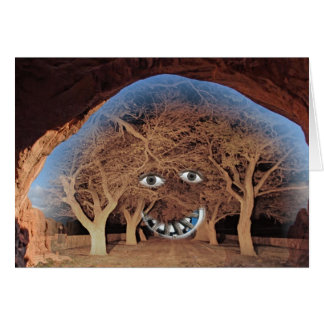 GESICHT IN DEN BÄUMEN