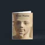 Gesichter der Tutankhamun Geburtstagskarte Karte<br><div class="desc">Dieses auffallende Foto ist das Gesicht der Statue des Jungen König Tutankhamun, der noch heute in den Ruinen des Tempels von Karnak in Luxor, Ägypten steht. Tutankhamun war ein wenig bekannter Pharao der späten 18. Dynastie im alten Ägypten, bis sein intaktes Grab, voll von wunderbaren Schätzen, 1922 im Tal der...</div>