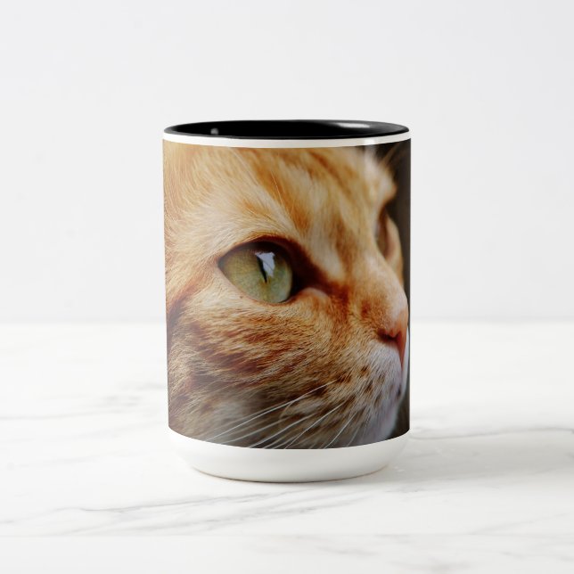Gesichts einer Ingwerkatze bestimmt Zweifarbige Tasse (Mittel)