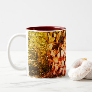 Gestapelte Firewood Nature Art Fotografy Zweifarbige Tasse