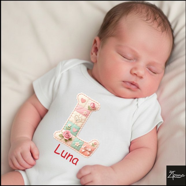 Gesteppter Patchwork-Initialbuchstabe L Kinderzimm Baby Strampler (This is a sample design. There are several models to choose from, with the name and color changed.)
