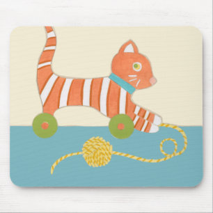 Gestreifte Spielzeug-Katze mit Ball der Schnur Mousepad