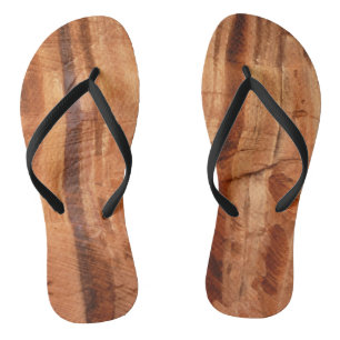 Gestreifter Felsen mit Doppelbogen Alcove II in Zi Flip Flops