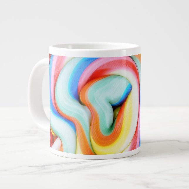 Gestreifter Lutscher und mehrfarbige Smarties Jumbo-Tasse (Vorderseite Links)