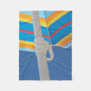 Gestreifter Strandschirm Fleecedecke