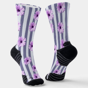 gestreiftes Muster mit lila Gänseblümchen Socken
