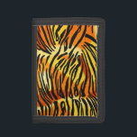 Gestreiftes Tiger-Pelz-Druck-Muster Tri-fold Portemonnaie<br><div class="desc">Diese modische Geldbörse kennzeichnet ein gestreiftes Tigerdruckmuster mit schwarzen Tierstreifen auf einer sehr Leuchtorange,  einem Gelb und einem Cremepelzhintergrund. Bringen Sie die wilde Katze in Ihnen mit diesem coolen katzenartigen Entwurf heraus. Er ist,  Vorlage sucht Tierliebhaber das perfekte mutige. Karo unser Geschäft für zusammenpassende Einzelteile.</div>
