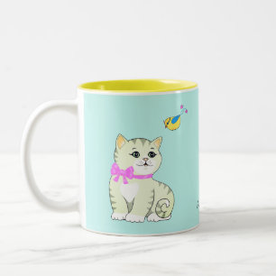 Getigerte Hauskatze & Kleiner Vogel auf Hellblau  Zweifarbige Tasse