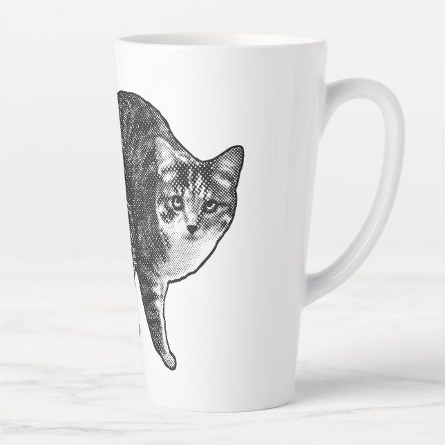Getigerte Katze im Schneelichtglanz Milchtasse (Rechts)
