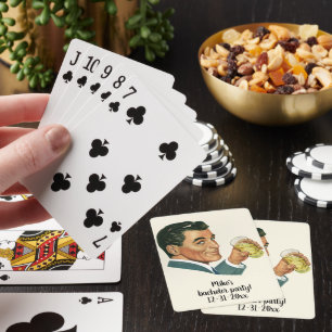 Getränke für alte Cocktails, Mann trinkt Getränke Spielkarten