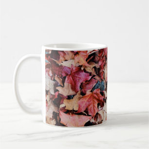 Getrocknete Blätter Kaffeetasse