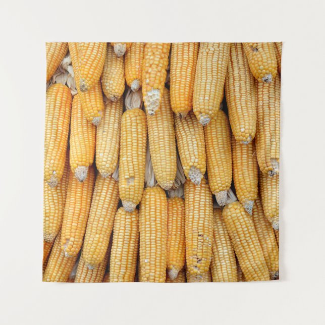 Getrockneter Mais, der gestapelt wurde. Wandteppich (Vorderseite)