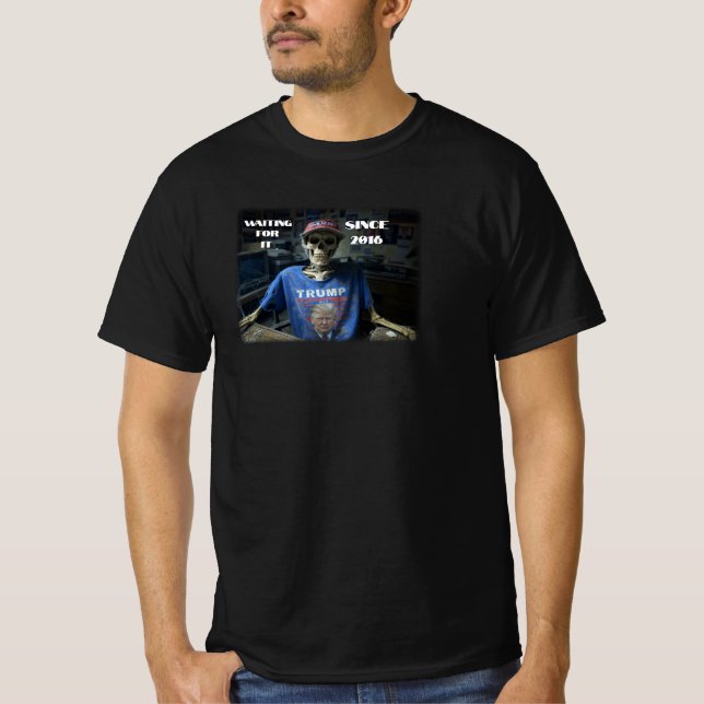 gewartet T-Shirt (Vorderseite)
