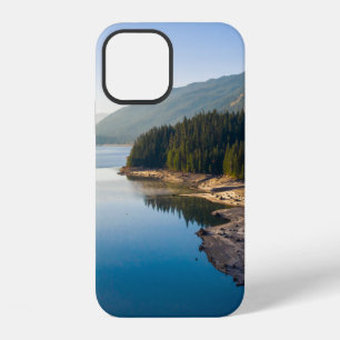GEWÄSSER IN WALDNÄHE iPhone 12 HÜLLE