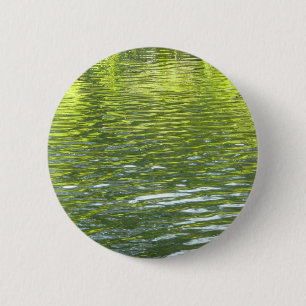 Gewässer von Eichenbachgelb und Grünlandschafts-Fo Button