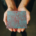 Gewebte Kupfer Patina Zement Texturierte Damaske Fliese<br><div class="desc">Diese Keramik-Kachel ist eine schöne Mischung aus Kunst und Architektur und strahlt eine antike Eleganz aus, zeitlos und zeitlos zugleich. Es zeichnet sich durch ein kompliziertes Muster aus, das Elemente von floralen und geometrischen Mustern kombiniert. Die Primärfarben sind aquamarin und rot, wodurch ein lebhafter Kontrast entsteht, der visuell auffällig ist....</div>