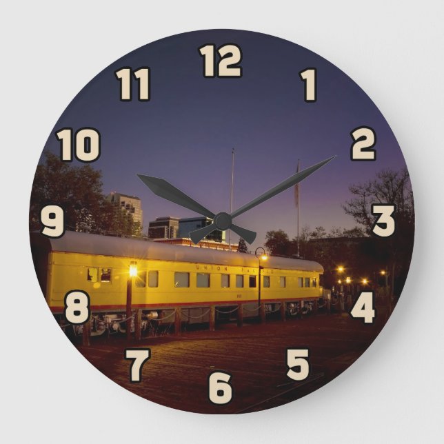 Gewerkschaft Pazifischer Zug in der Altstadt von S Große Wanduhr (Vorderseite)
