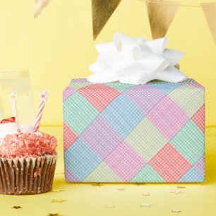 Gewinkeltes Gingham-Patchwork Geschenkpapier