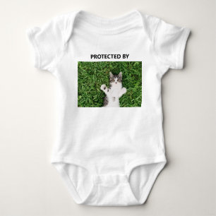 Gewittergeschützt durch katzenfreies Foto Baby Strampler