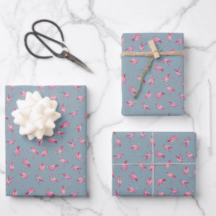 Geworfene Wasserfarbflamingos auf Hellgrau-Blau Geschenkpapier Set