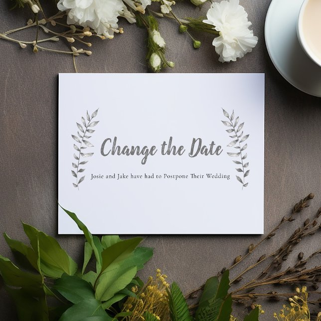 Gezeichnet Blätter und Verzweigung ändern das Datu Save The Date (Simple and minimal Change the Date with pencil drawn style leaves framing the front message.)