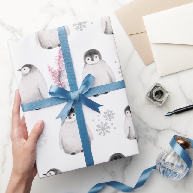 Gezeichnet Pinguine Snowflakes Winter Dreamy Gray  Geschenkpapier (Schenken)