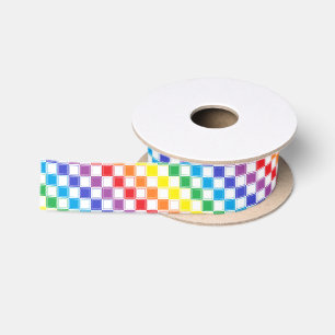 Gezeichneter karierter Regenbogen und Weiß Satinband