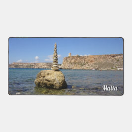 Ghajn Tuffieha Bay & Tower Stone Cairn Schreibtischunterlage