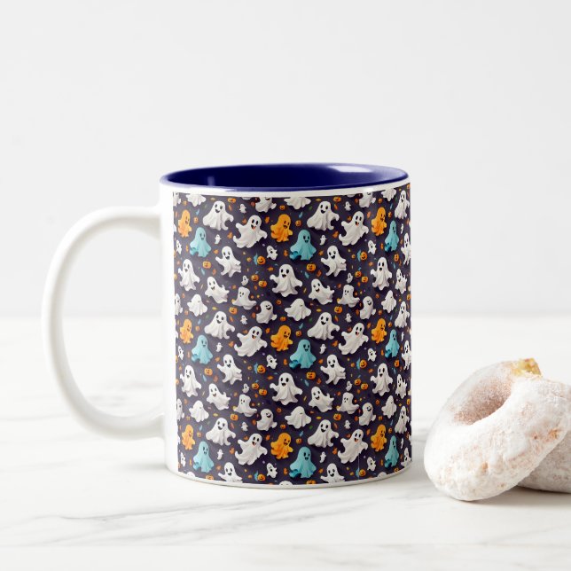 Ghost Happy Halloween Niedlich und Spooky Saison Zweifarbige Tasse (Mit Donut)
