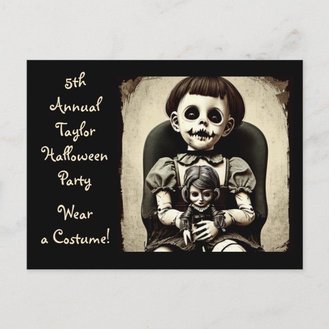 Ghoul Child mit Beängstigend Doll Halloween-Party Postkarte (Vorderseite)