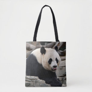Giant Panda auf Steinen Tasche
