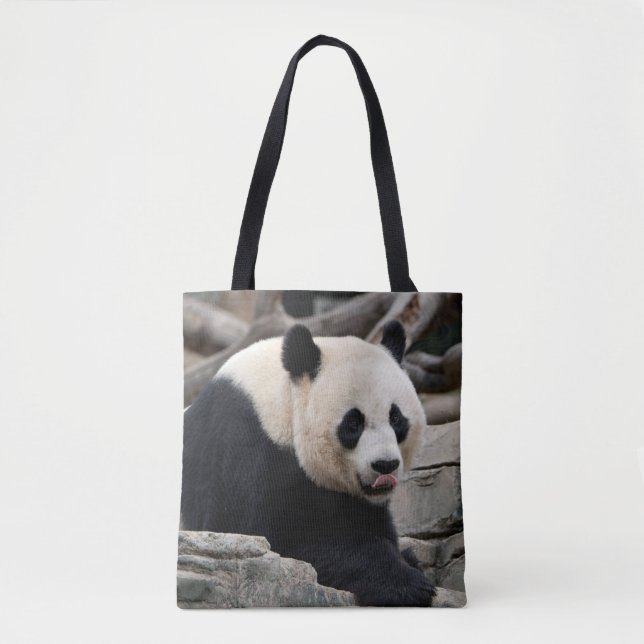 Giant Panda auf Steinen Tasche (Vorderseite)