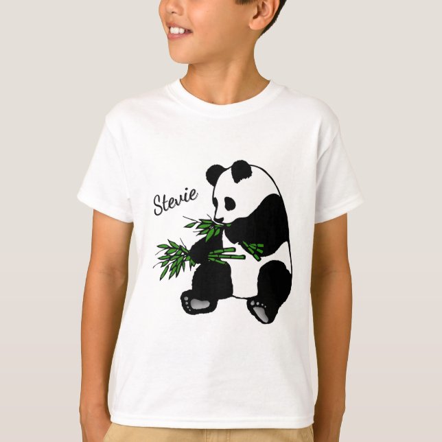 Giant Panda Eats Bamboo Name   T-Shirt (Vorderseite)