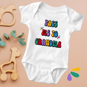 Gib mich an Oma Fun Whimsical Baby Strampler