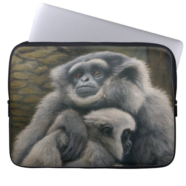 Gibbon Shelter - Portrait über die emotionale Wild Laptopschutzhülle (Vorderseite)