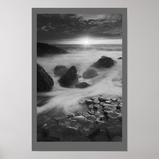 Giganten Causeway bei Sonnenuntergang Poster (Vorne)
