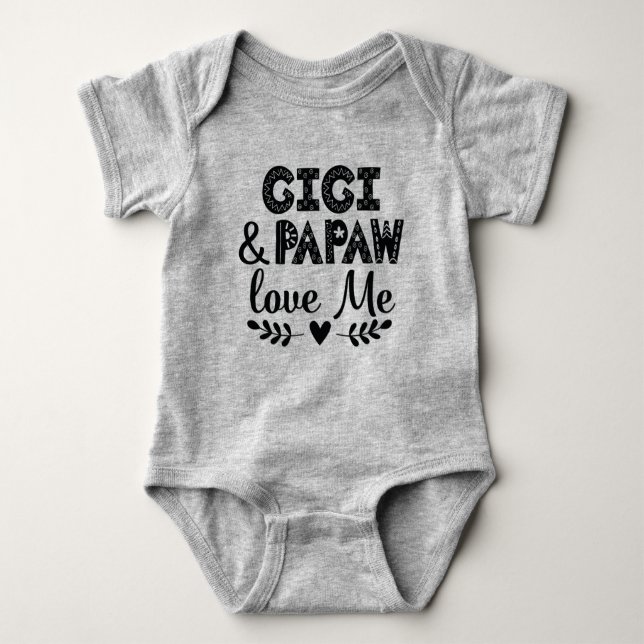 Gigi und Papaw Liebe Baby Strampler (Vorderseite)