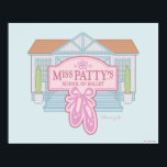 Gilmore Girls | Miss Patty's School of Ballet Poster<br><div class="desc">Genießen Sie den Charme von Stars Hollow mit dieser wunderbaren Illustration von Miss Patty's School of Ballet. Dieses Design mit den berühmten Ballettschuhen und dem pastellrosa Schild prägt das Wesen des geliebten Tanzstudios,  in dem so viele Stadtgeschichten beginnen.</div>