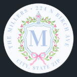 Ginger Jar & Christmas Berries Monogram-Adresse Runder Aufkleber<br><div class="desc">Dieser Aufkleber hat ein präliges,  großtausendjähriges Design mit einem Weihnachtsgeschenk mit einem Chinoiserie Ingwer,  umgeben von Beeren. Sie können Ihre persönlichen Daten mit Ihrem Namen und Ihrer Adresse versehen.</div>