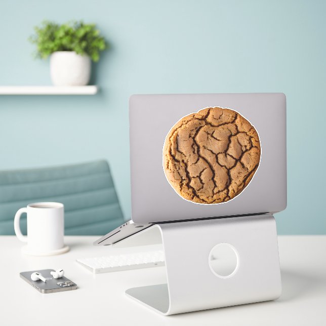 Ginger-Nuss-Cookie Aufkleber (Laptop auf Schreibtisch)