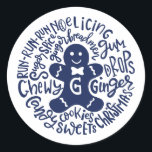 Gingerman Christmas Winter Candy Typografie BLUE Runder Aufkleber<br><div class="desc">Eine festliche Typografie-Komposition von handgeschriebenen Weihnachtsgebäck und Keksen umkreist einen Doodle Ingwer Keks mit niedlichem Papillon|. Ideal, um Weihnachts- und Feiertagsbriefe und Weihnachtskarten zu Siegel oder Ihre Geschenke unter dem Weihnachtsbaum zu schmücken! Die Farbe BLAU ist vollständig veränderbar, auch die Farbe Weiß lässt sich leicht an Ihre Farbgebung anpassen. Gute...</div>