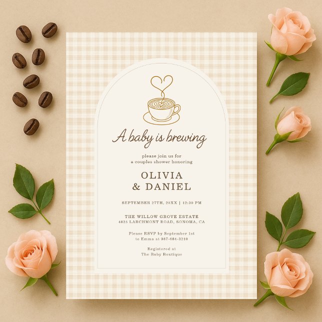 Gingham Baby is Brewing Coffee Couples Shower Einladung (Von Creator hochgeladen)