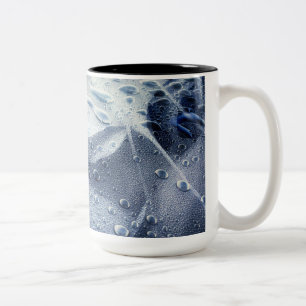 Gingko Blätter und Raindrops Zweifarbige Tasse