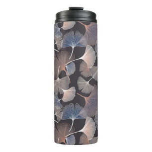 Ginkgo-Blätter: elegantes natürliches Muster. Thermosbecher