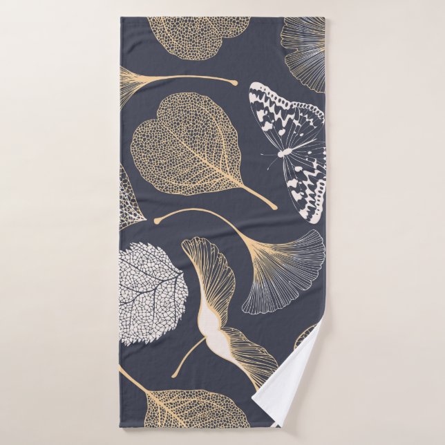 Ginkgo Blätter: Nahtlose Blumeneleganz. Badehandtuch (Badehandtuch)