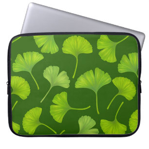 Ginkgo-Muster in dunkelgrün Laptopschutzhülle